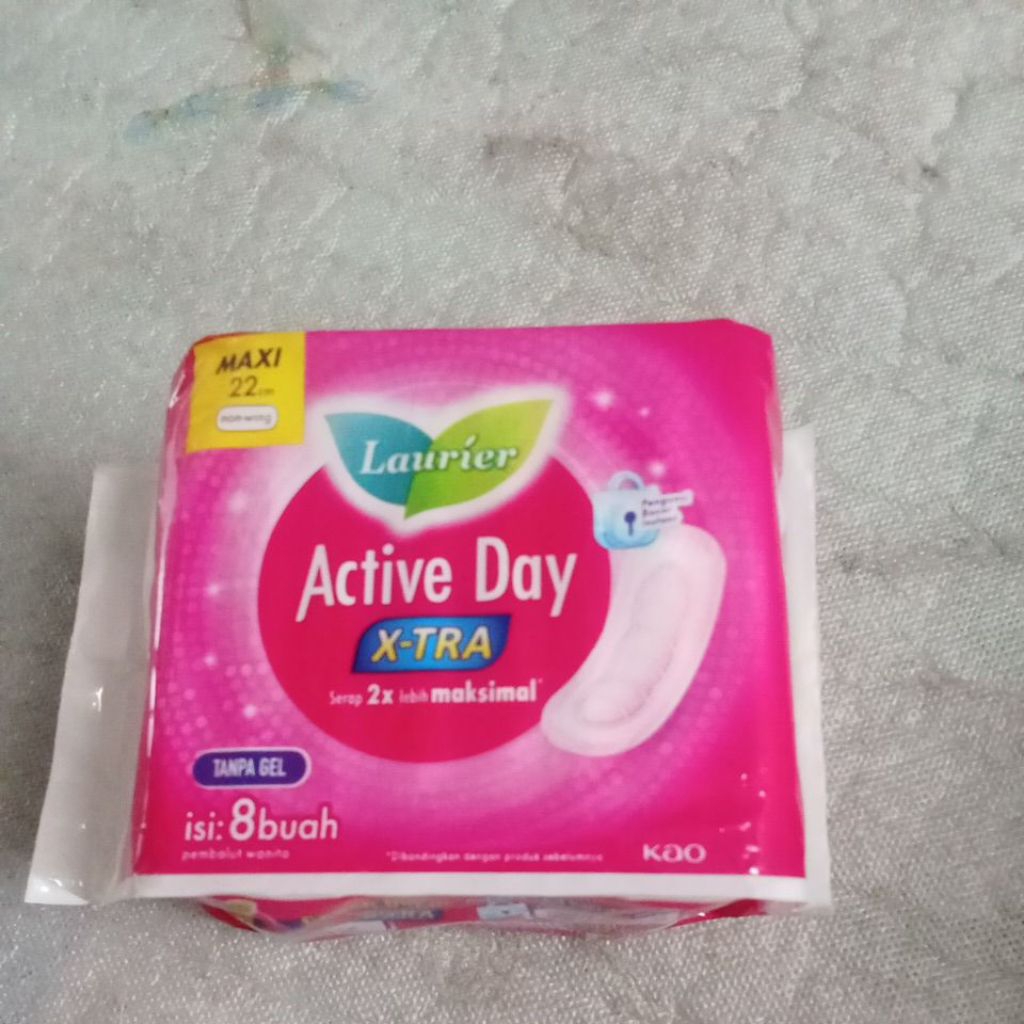 Laurier active day (pembalut)