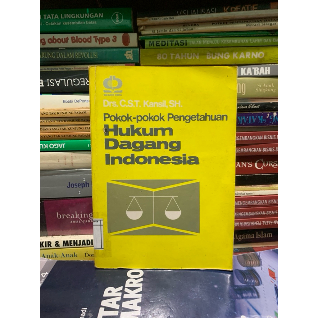 Pokok pokok pengetahuan hukum dagang indonesia by  Drs kansil ORIGINAL