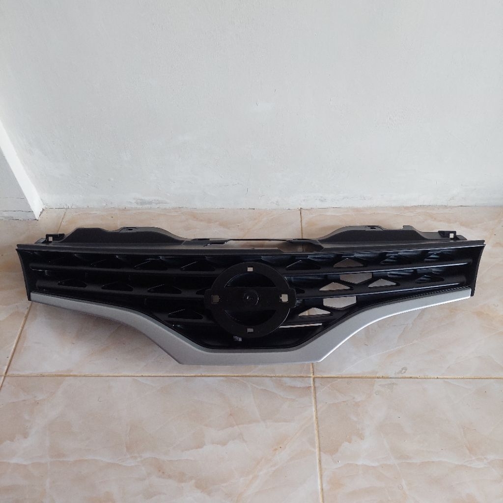 Grill Grille Depan Nissan Evalia Tanpa Logo