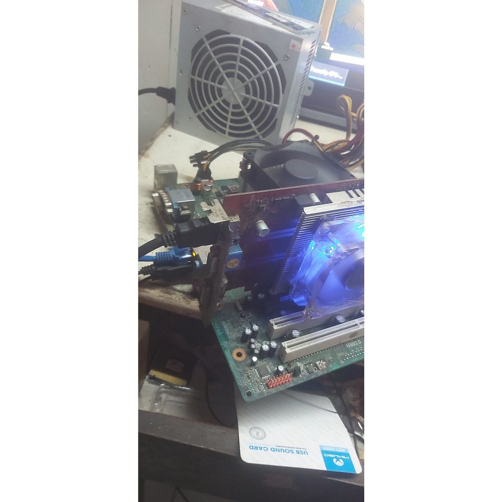 VGA Card AMD Radeon HD 5670 1GB 128Bit GDDR3 Normal Dijamin. fan dah dimodif pake 8mm lebih adem