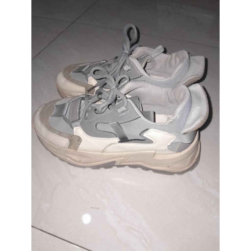 preloved sepatu PVN jungkook