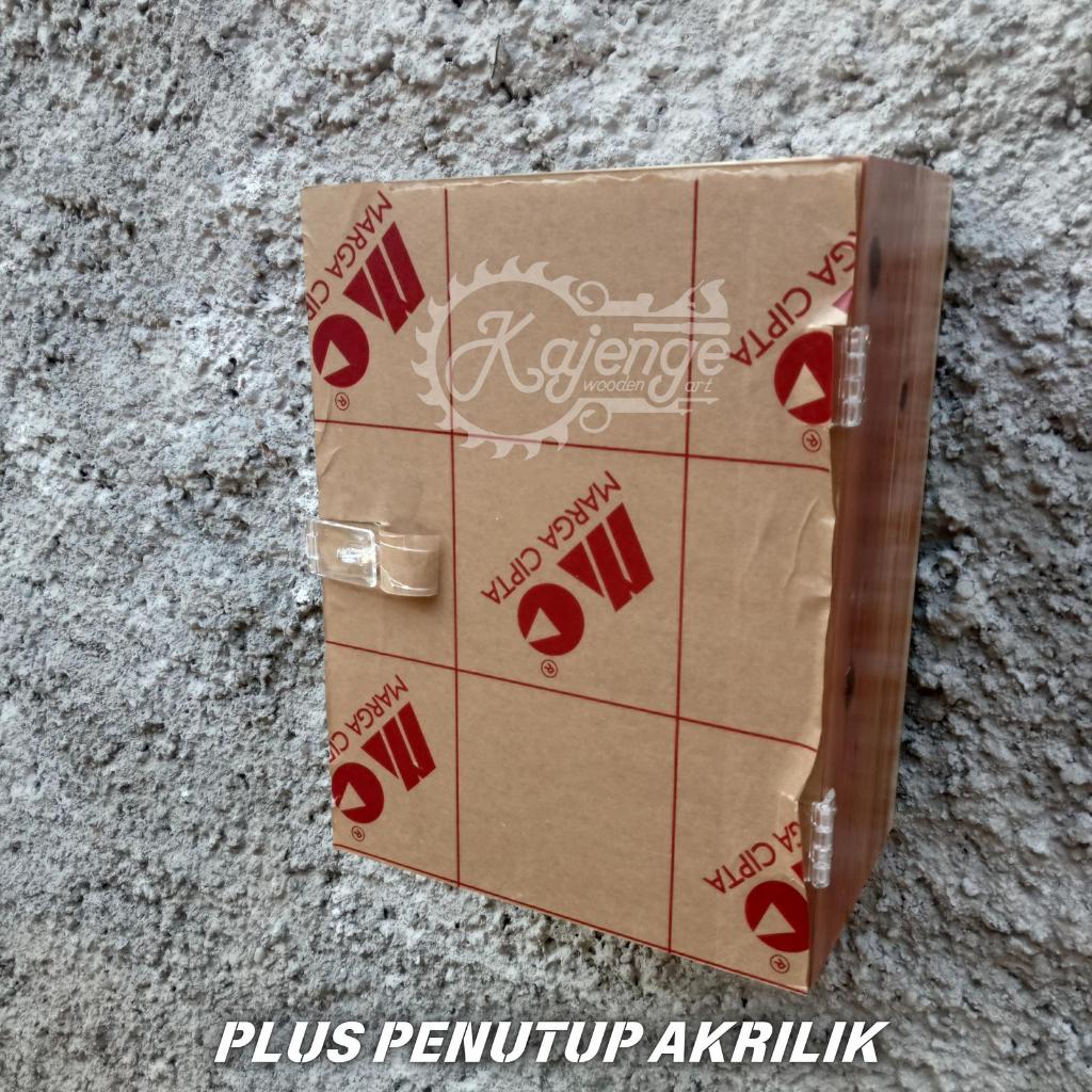 Rak Kayu Tempat CD Plus Penutup Akrilik