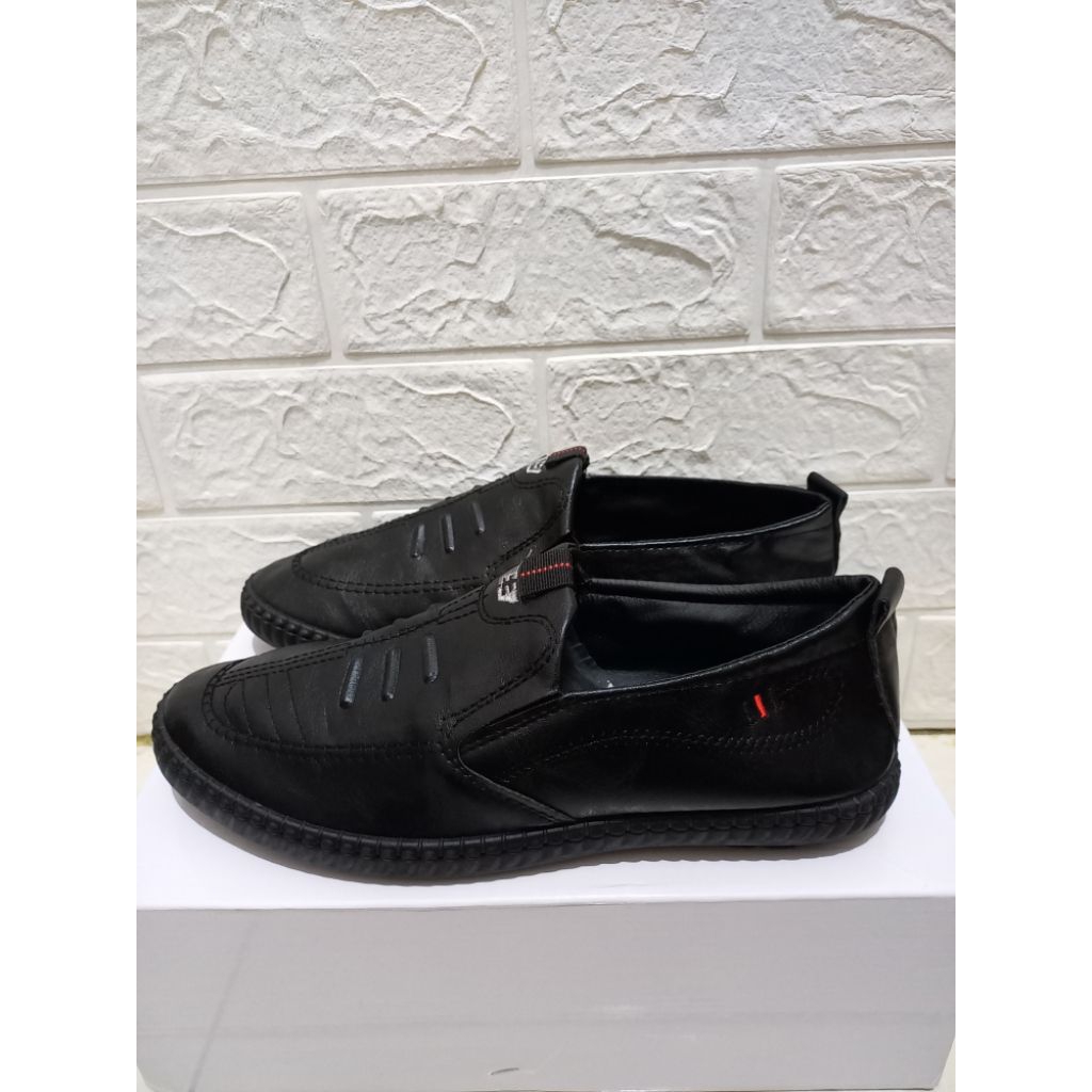 [Preloved] Leedoo Sepatu Pria - Sepatu Kerja - Sepatu Formal - Sepatu Slip On - Sepatu Hitam