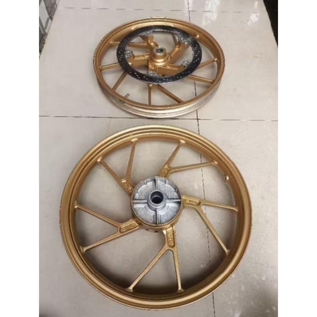 velg pelek depan belakang warna gold Suzuki Satria Fu second copotan original
