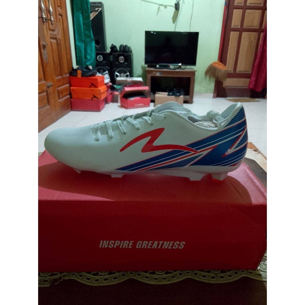 sepatu bola specs ls 20 size 41
