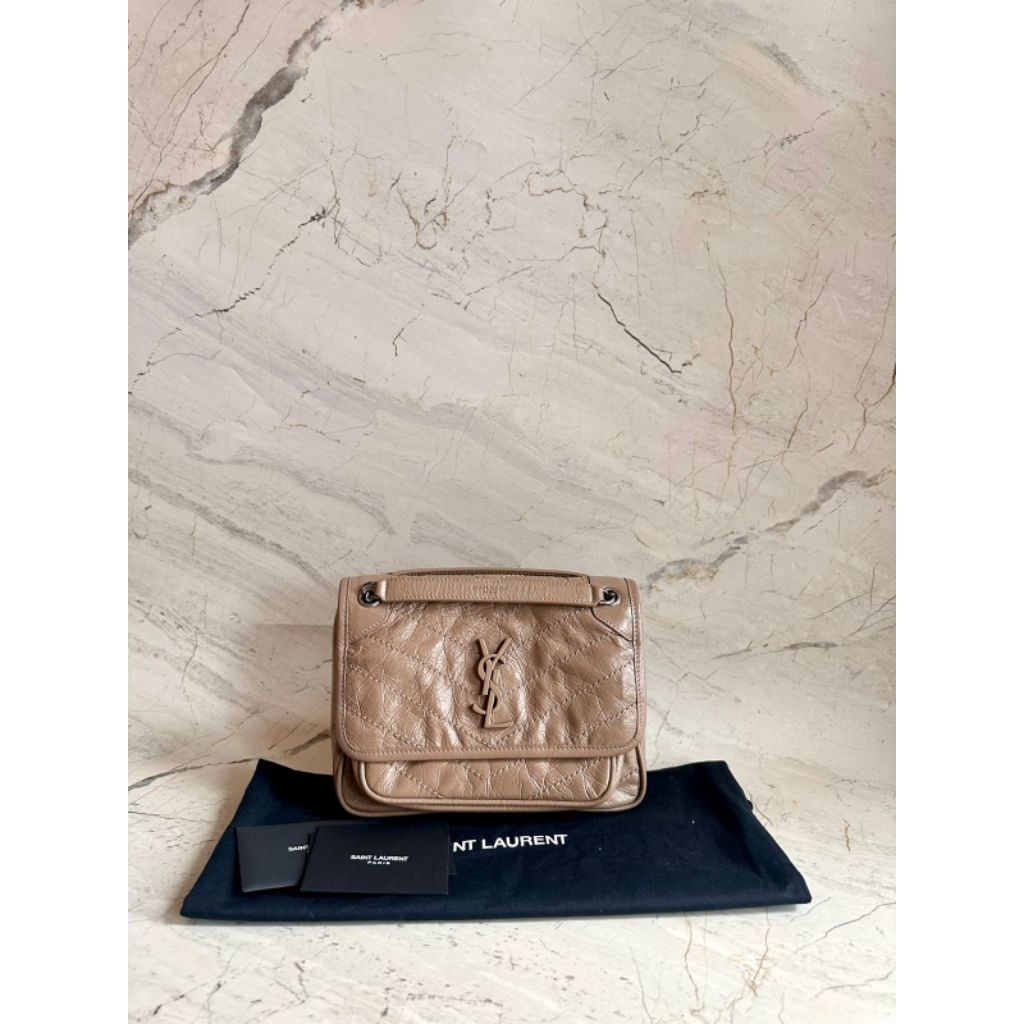 Excellent Ys* niki baby dark beige 2018Size 21 cm
With booklet & dustbag