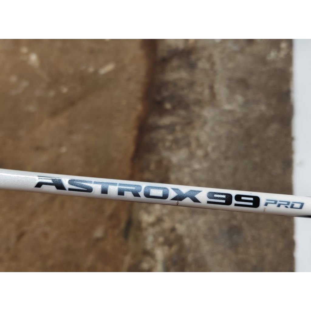 raket badminton yonex astrox 99 pro seri JP original second masih sangat layak pakai