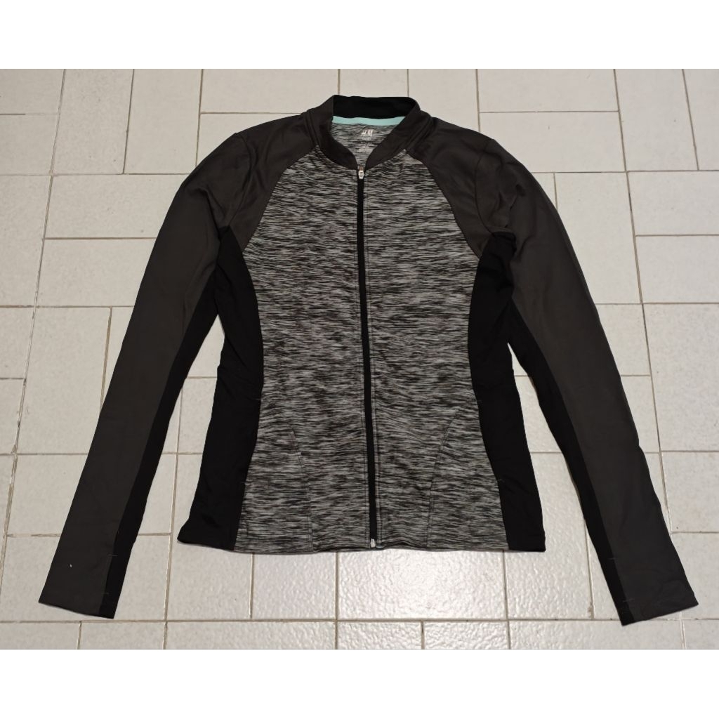 Jaket Sport Running Body Fit H&M Hitam Abu