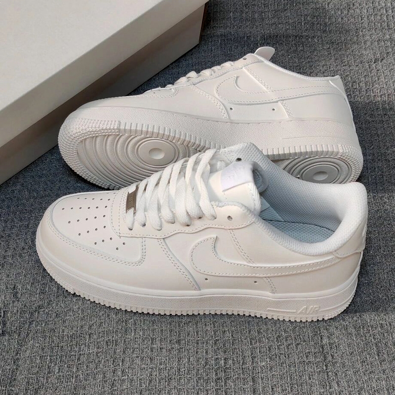 100% BNIB Sepatu Sneakers Full White Nike Air Force 1 Low Triple White  Af1 full white Sepatu pria w
