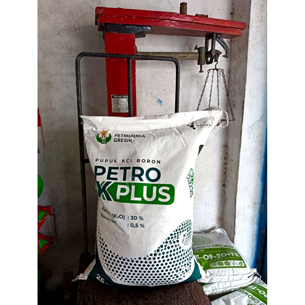 Petro K plus pupuk kcl boron kemasan 25 kg granul butiran