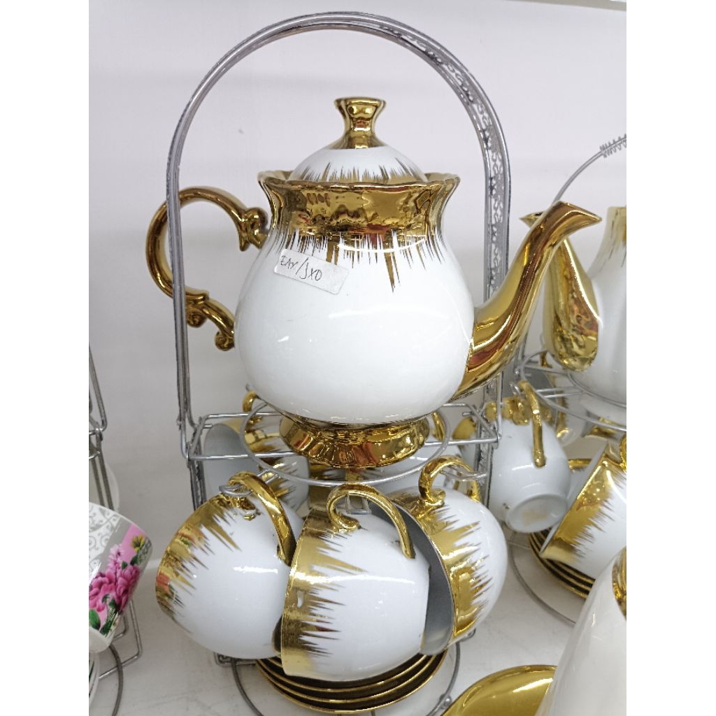 Teaset Putih List Gold Dengan Rak Gantung (1 Teko + 6 Cangkir)