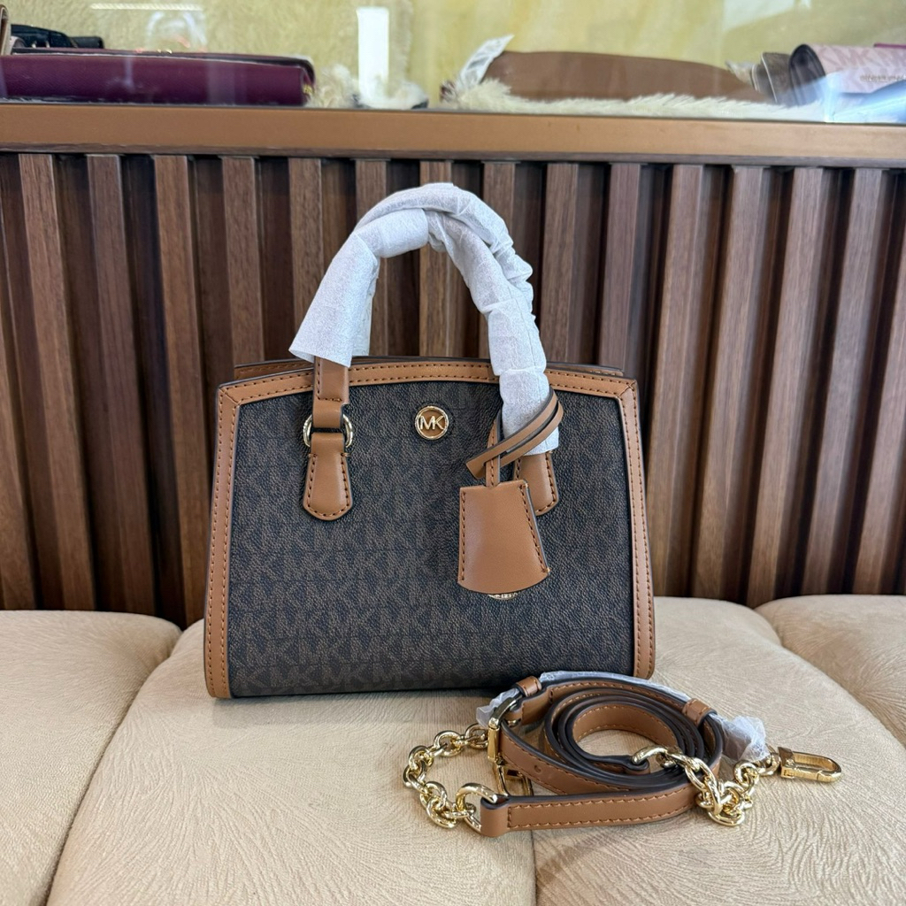 MK Chantal xtra Small XS Logo Messenger Bag no pricetag