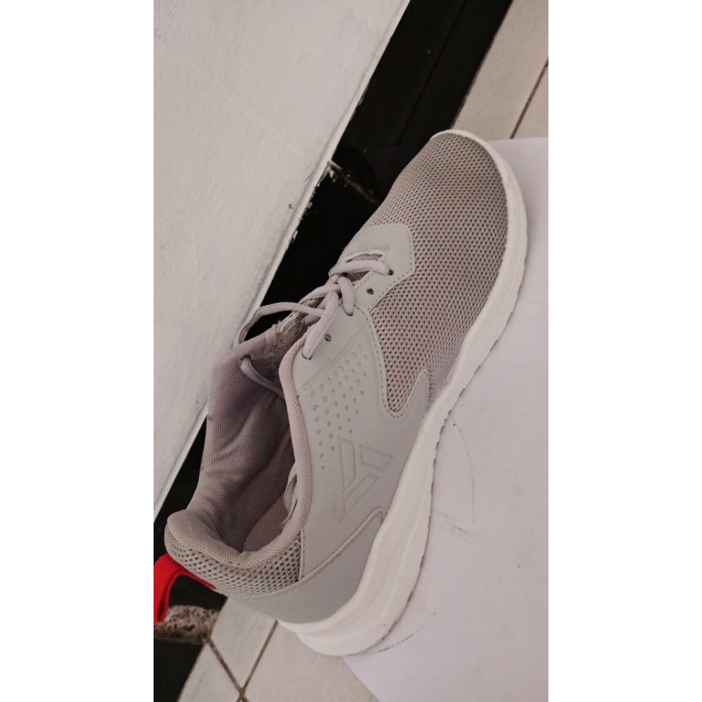 sepatu aerostreet delta abu muda, sepatu olahraga