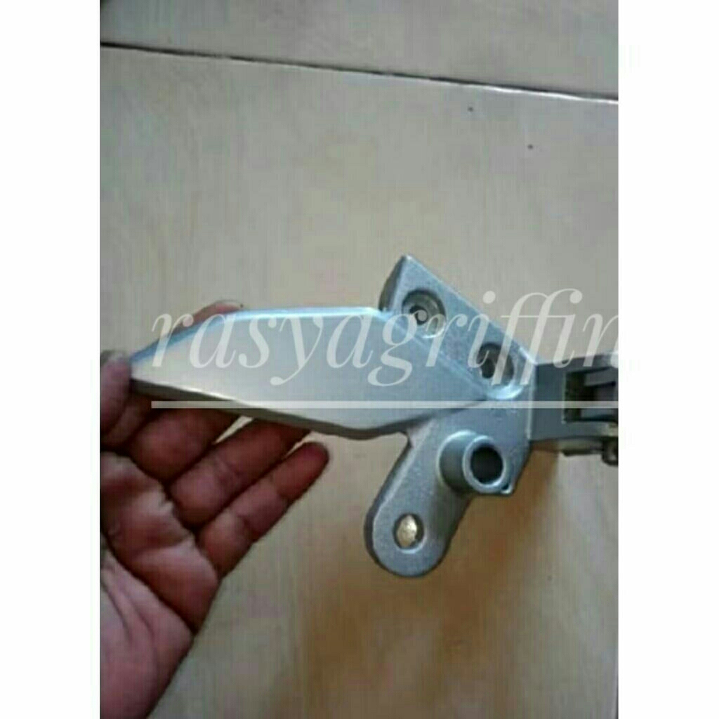 footstep dudukan depan kanan original yamaha vixion old