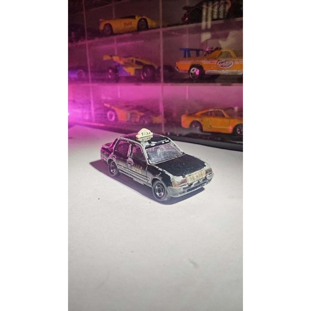 Tomica Toyota Crown Comfort