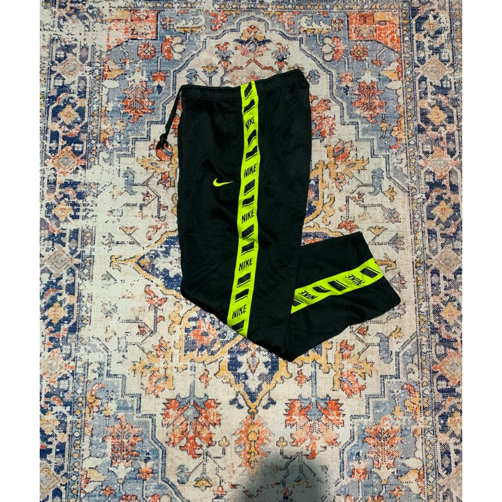 Nike Second bekas celana panjang nike second bekas