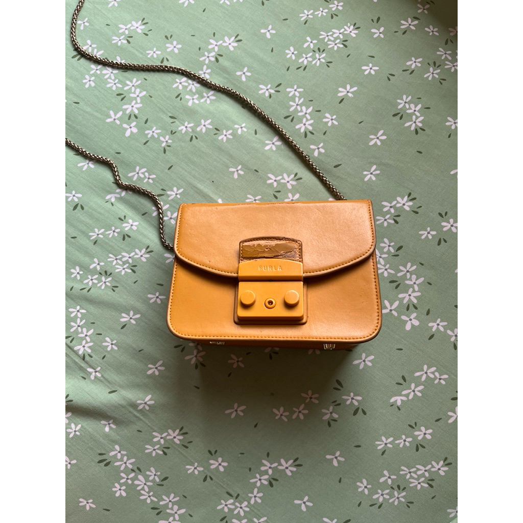 Authentic Preloved Furla Metropolis Yellow Slingbag