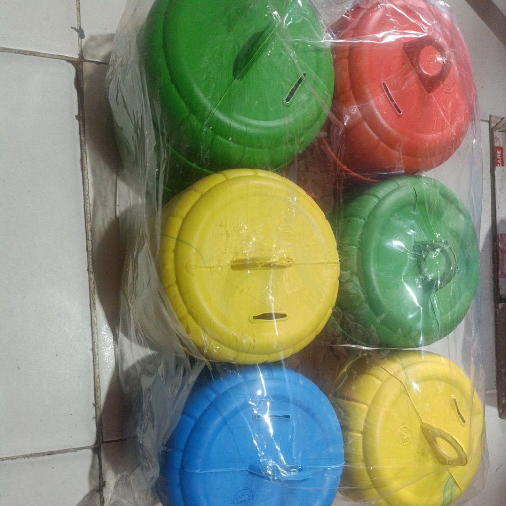 celengan besar / celengan kecil