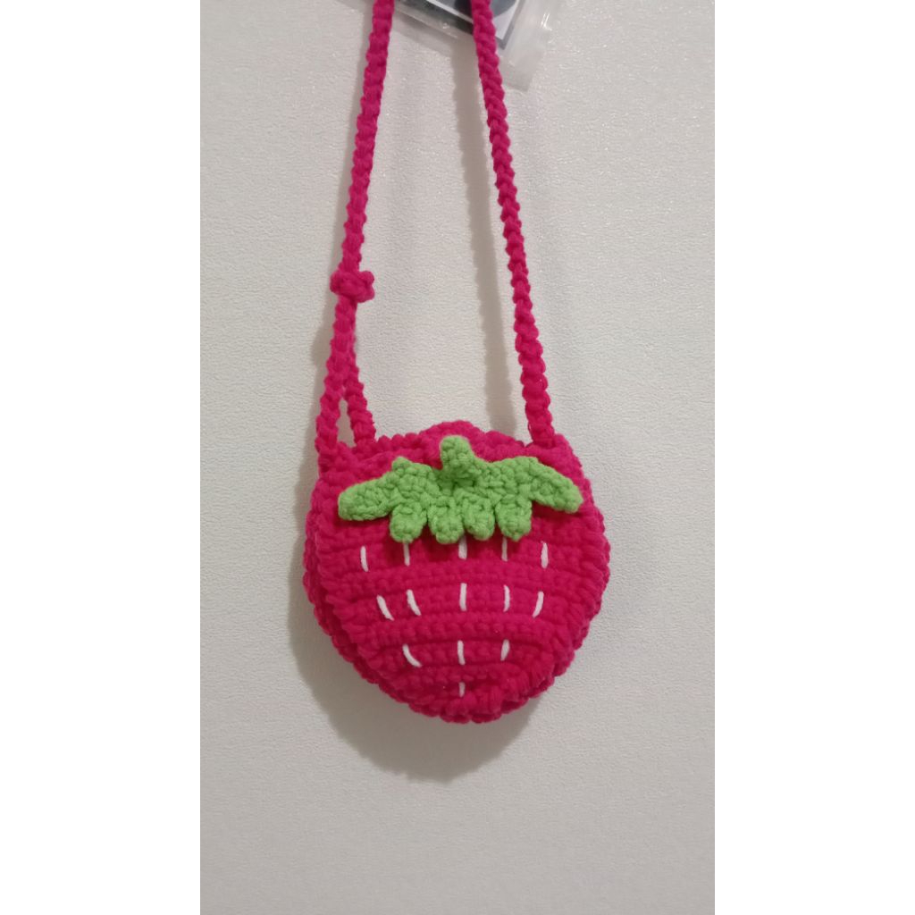 [ALCRAFT]TAS RAJUT SELEMPANG STRAWBERRY // Tas rajut strawberry untuk anak