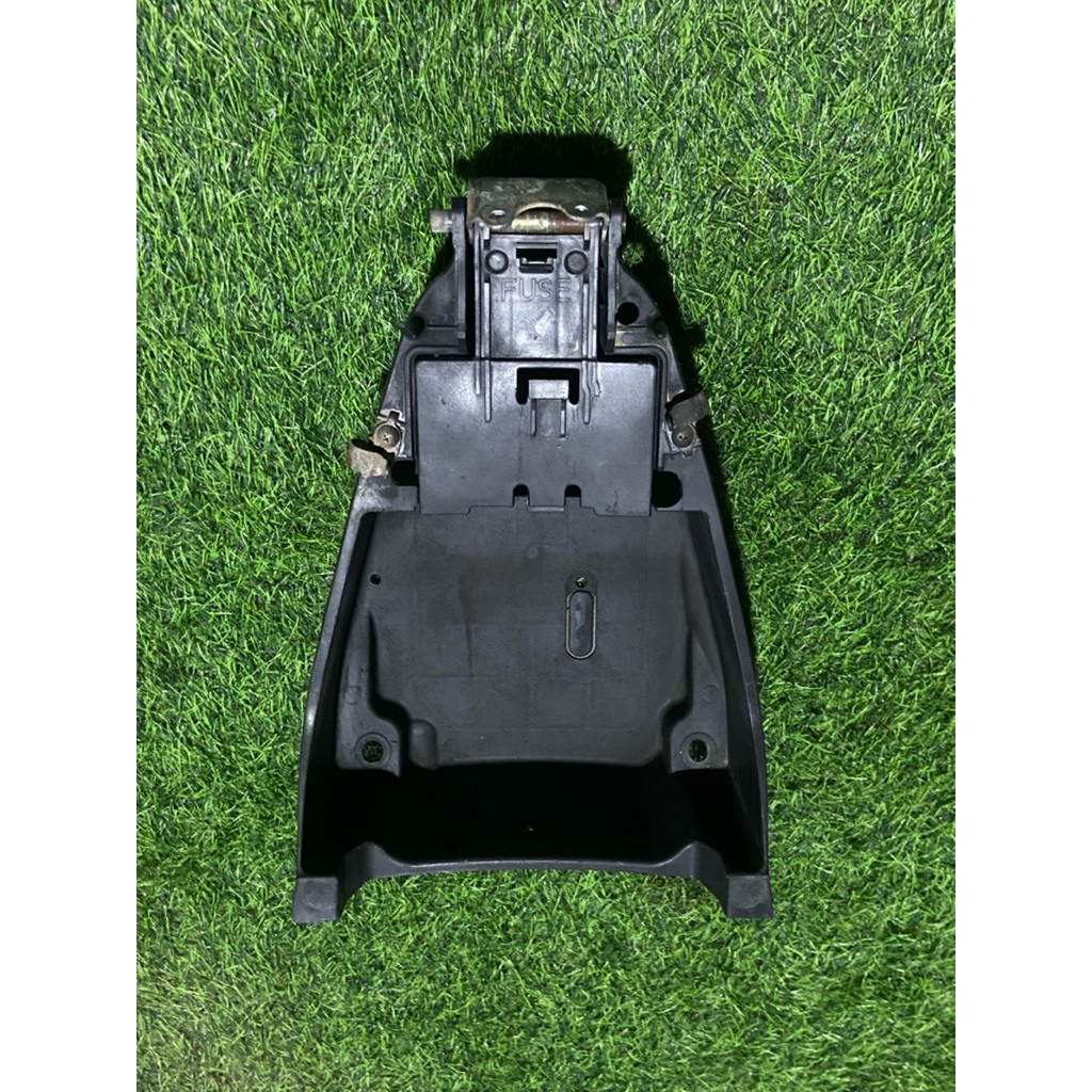 ORIGINAL COPOTAN BOX BOK BAGASI JOK MOTOR MIO SOUL KARBU FINO KARBU SATU SET BRAKET BREKET JOK ORIGI