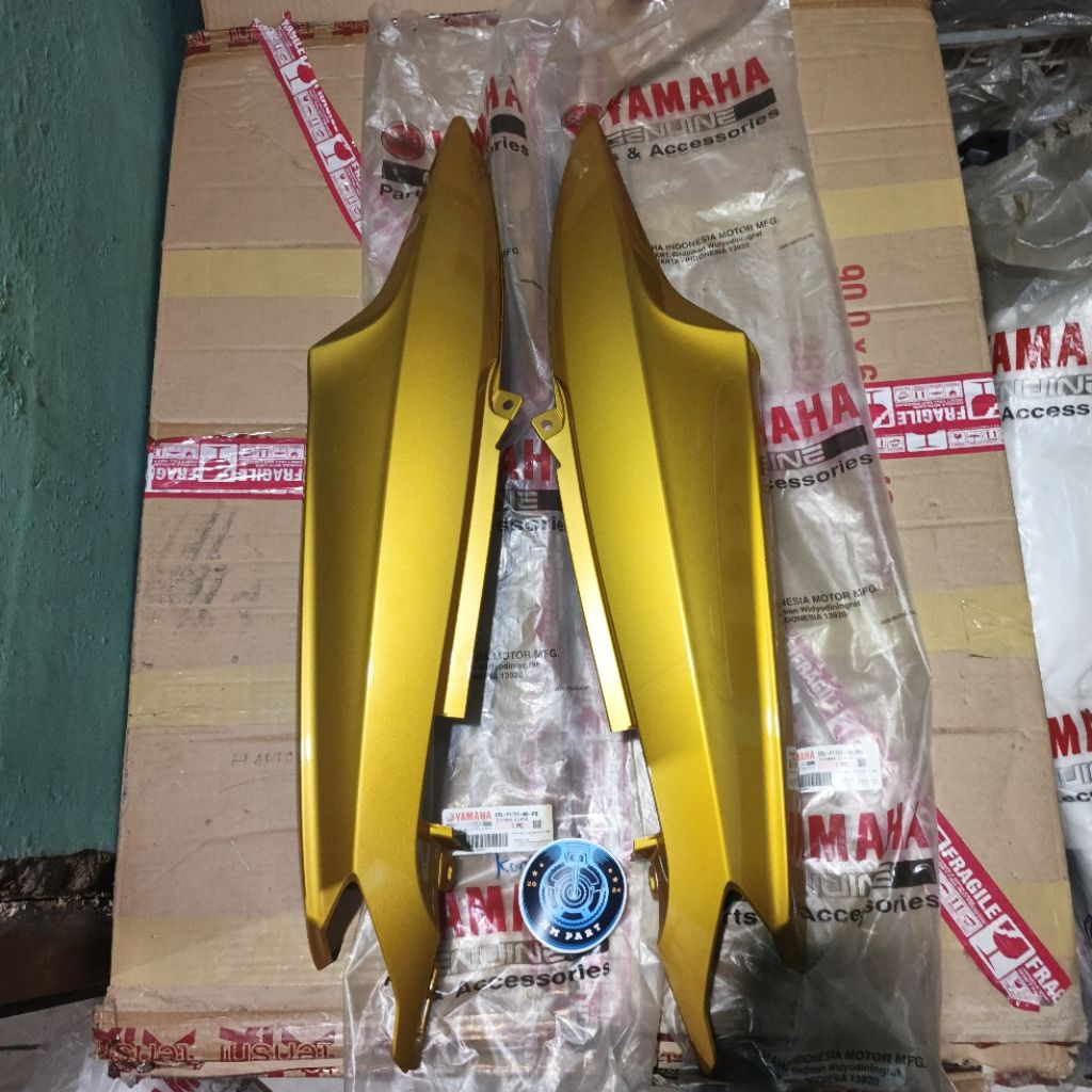 Cover koper body bodi belakang kiri kanan ori yamaha mio smile gold emas kode PB asli original ygp
