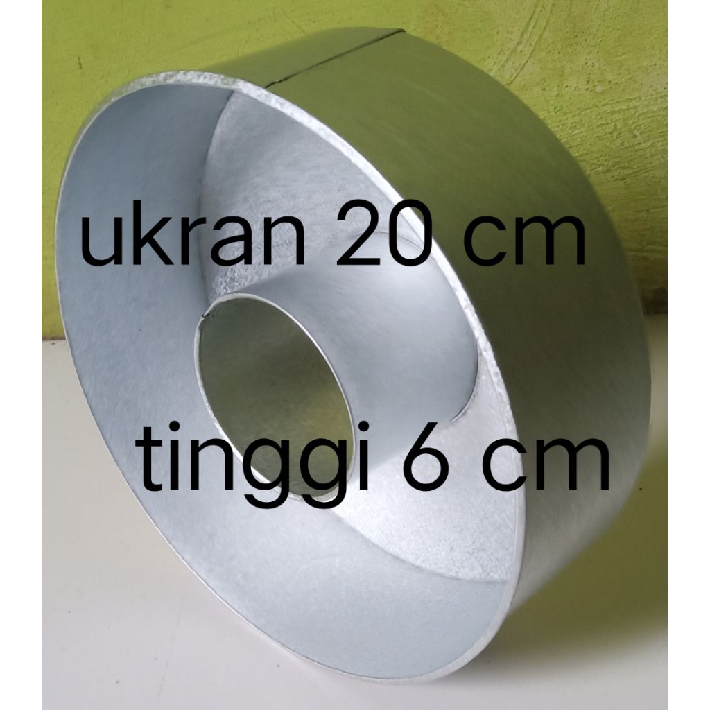 loyang bulet bolong tengah/loyang bolu bandung ukran 20cm tinggi 6cm dari bahan kalvalum anti karat 