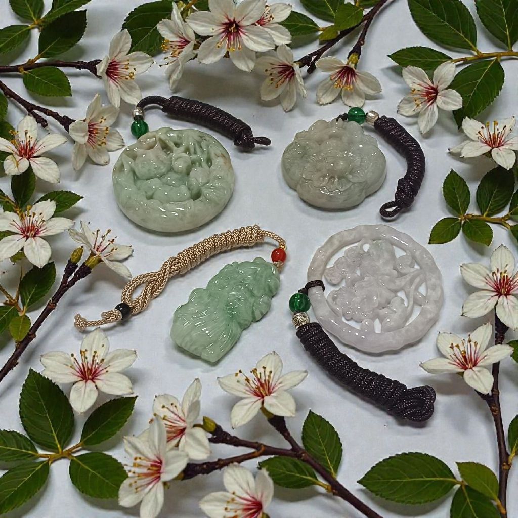 075C CARVING Natural Burma Jade Panda Flower Gold Fish Landscape Wolf Pixiu Coins Pendant