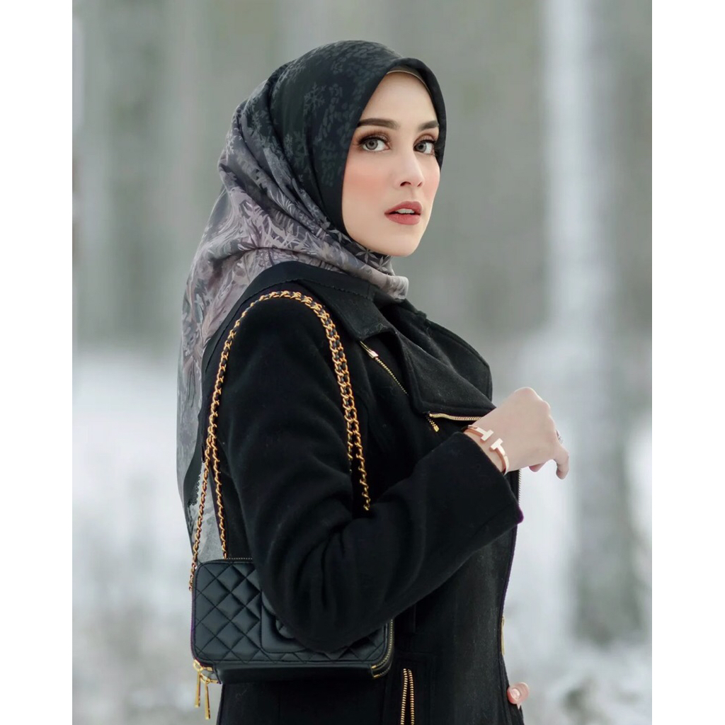 BUTTONSCARVES FROZEN SERIES