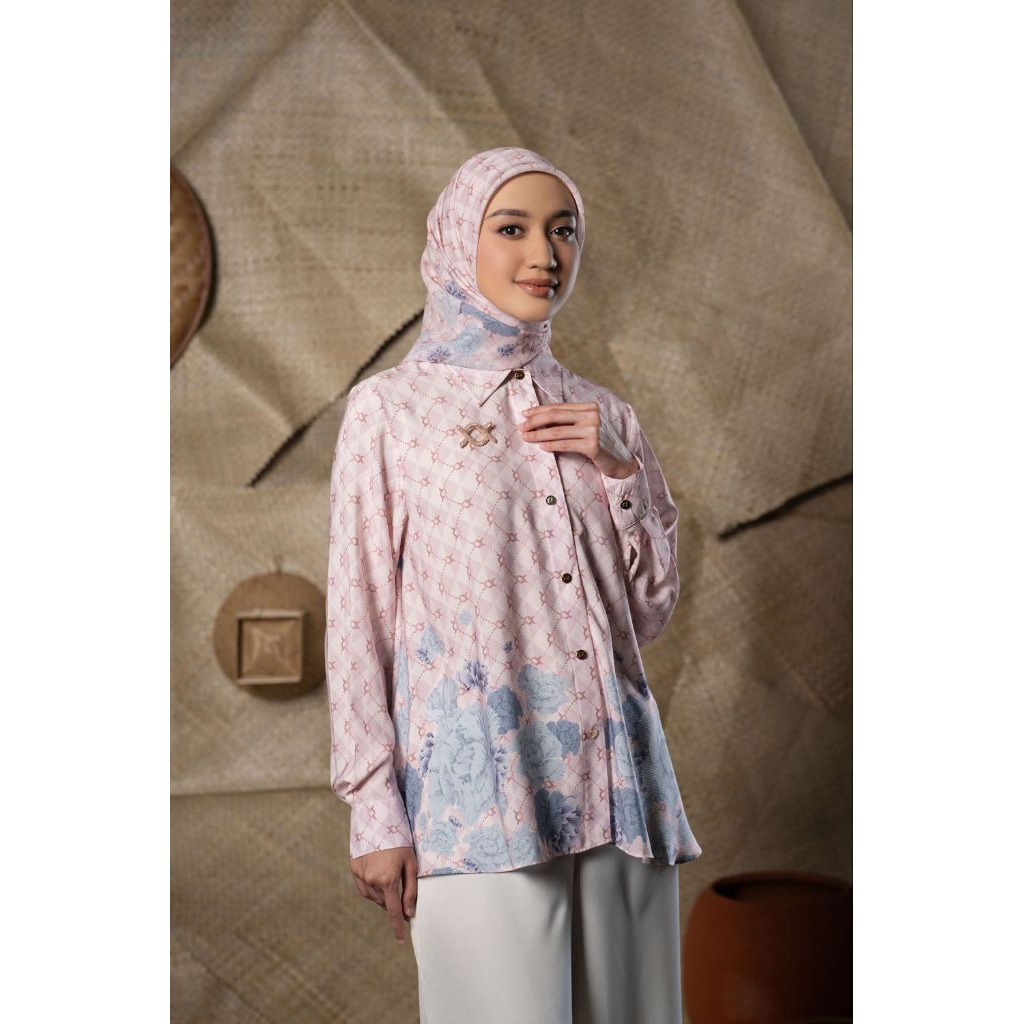 WEARING KLAMBY - Rosette shirt