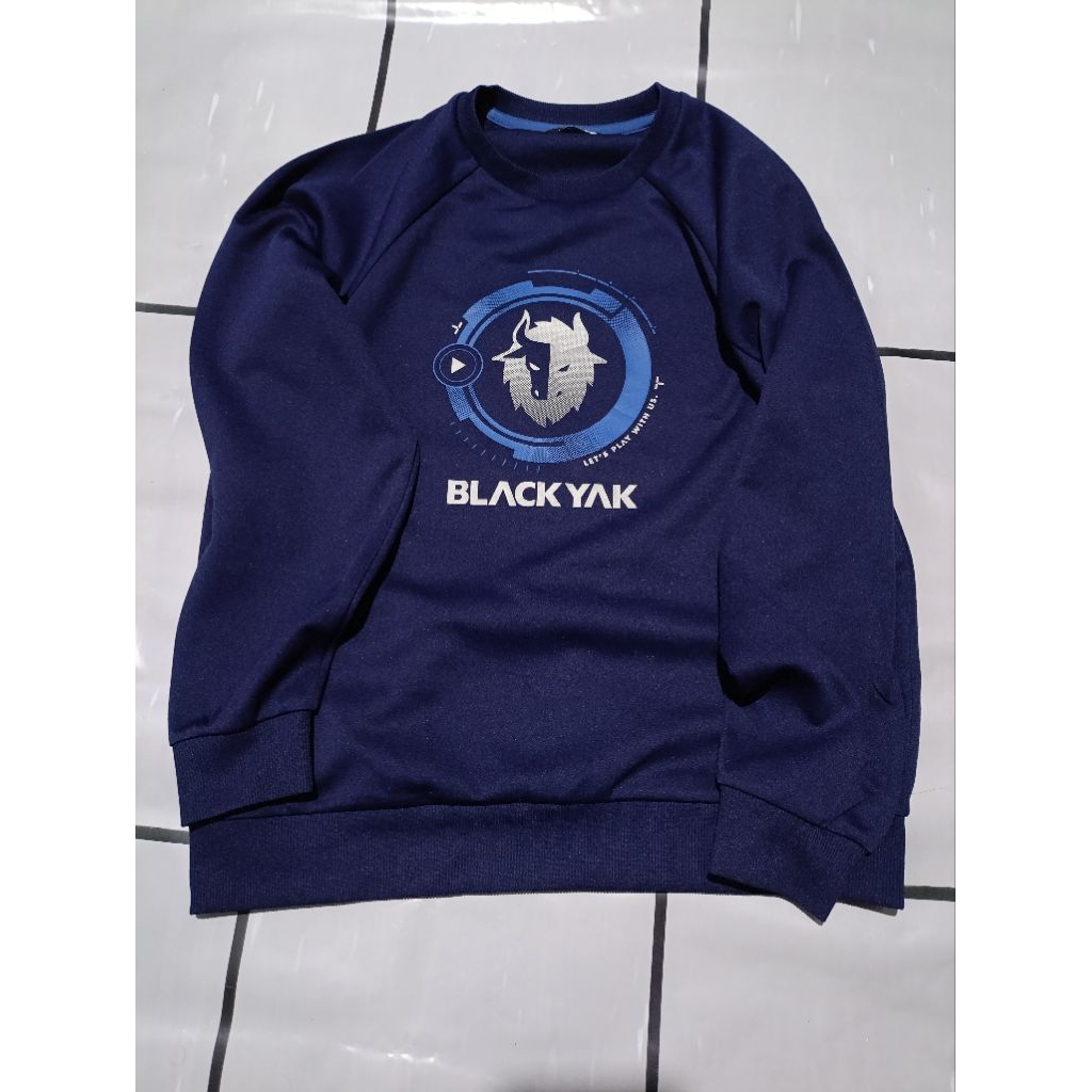 crewneck black yak outdoor
