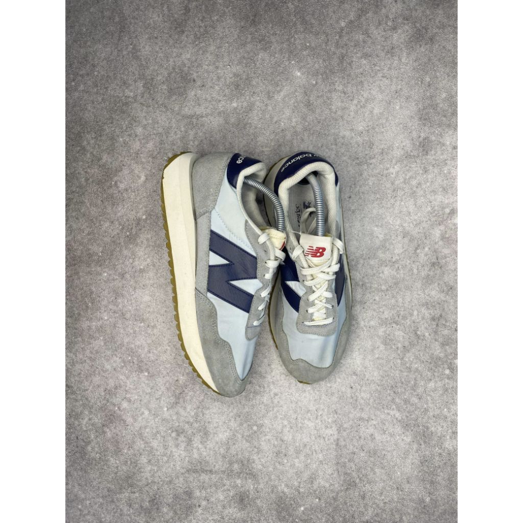 Sepatu Second NB 237