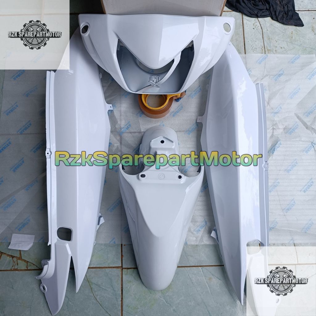 Paket Body Honda Spacy Karbu Spacy fi Putih/Batok depan spakbor depan plus body belakang spacy putih