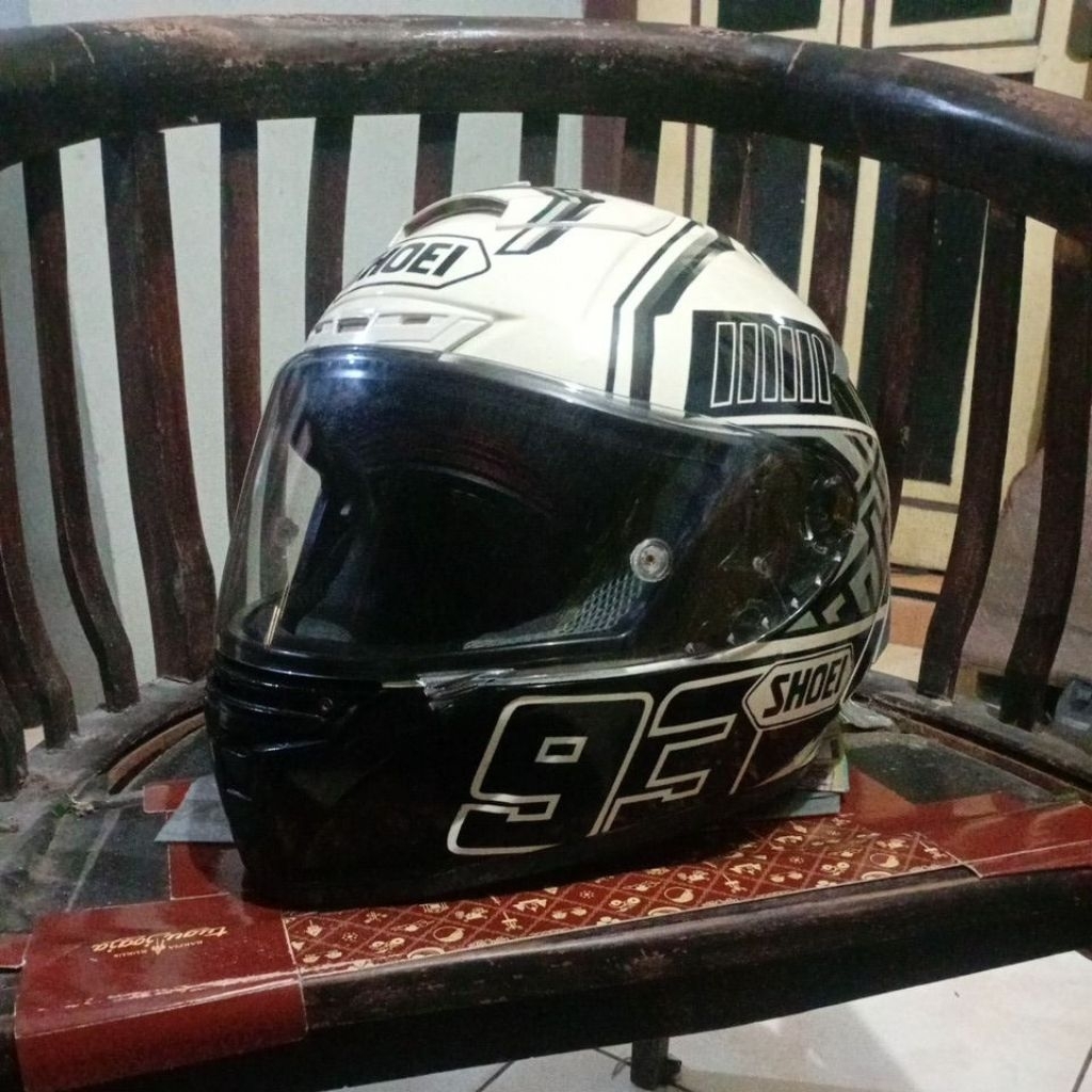 helm Shoei x14