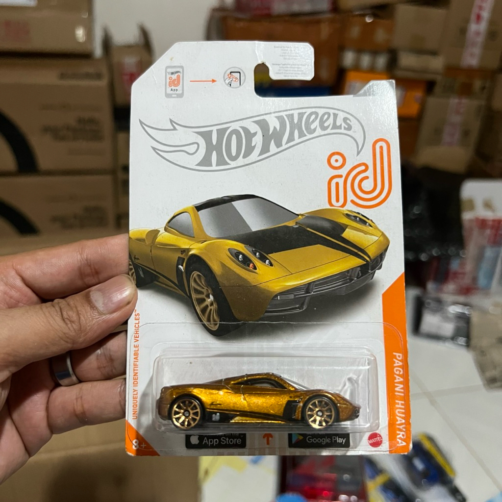 Hot Wheels ID Pagani Huayra Gold