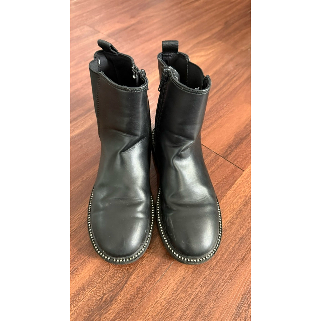 preloved Zara kids boots size 34