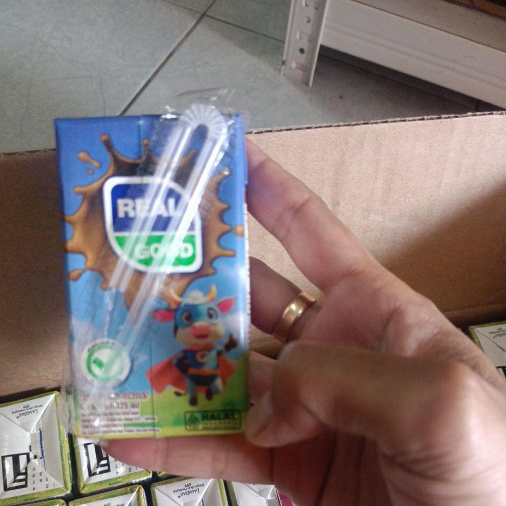 Real good susu uht 1 karton 125ml (isi 40)/ Real good bantal 1 karton 50ml (isi 60)/ real good banta