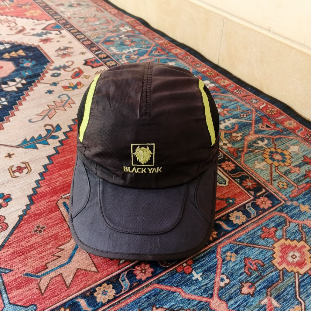 topi gunung black yak