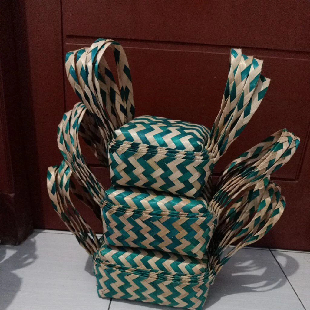 Besek Anyaman Bambu Ukuran 15 x 15 Tas Jinjing Besek Warna Hijau Souvernir Hampers Hantaran Khas Pur