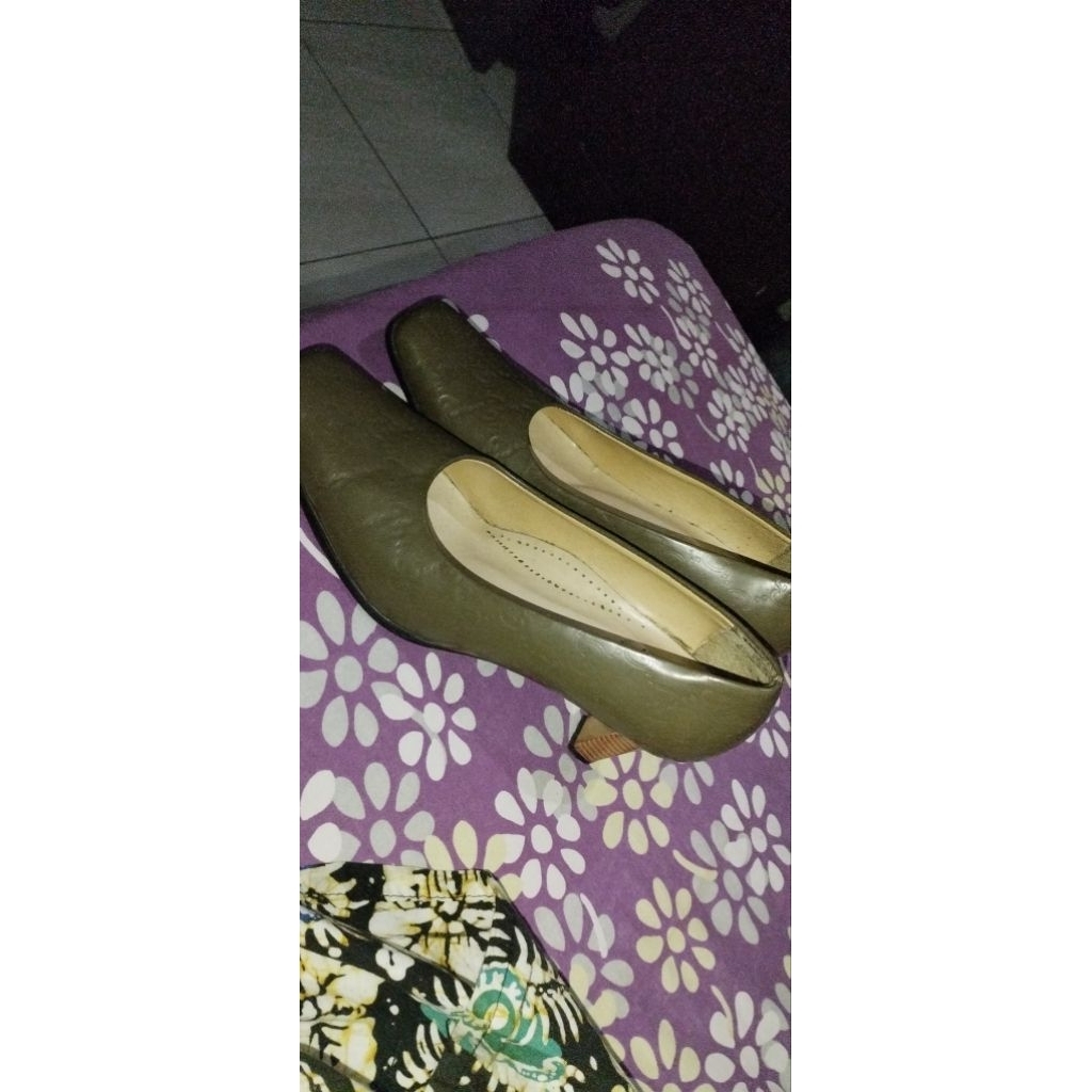 sepatu gucci preloved