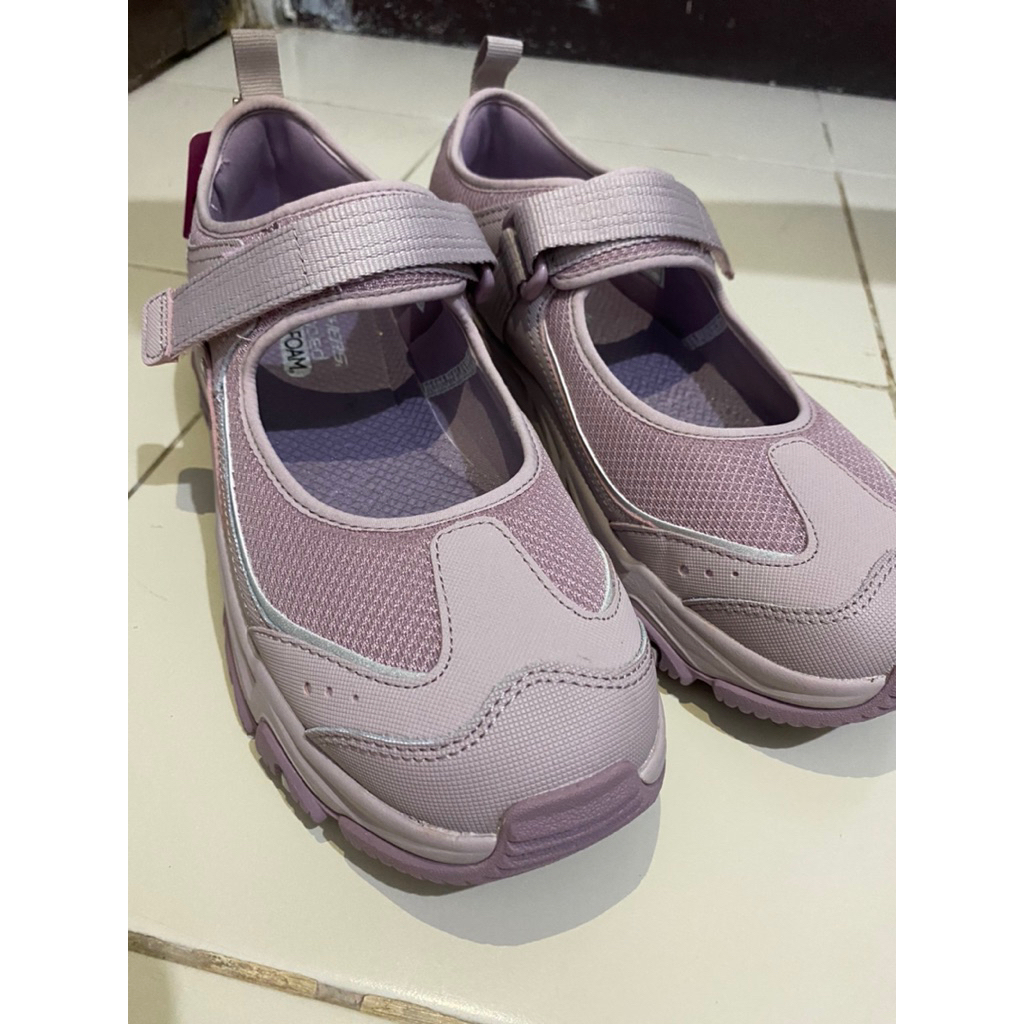 NEW Skechers D’Lites Hiker Women’s Training Shoes Mauve Size 40