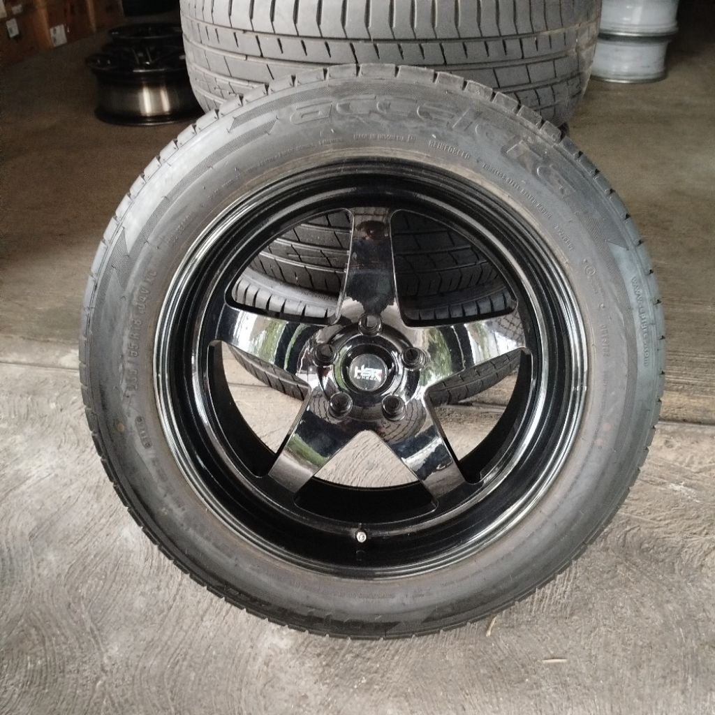 velg second HSR R18 pcd 5x114 + ban 235/55.