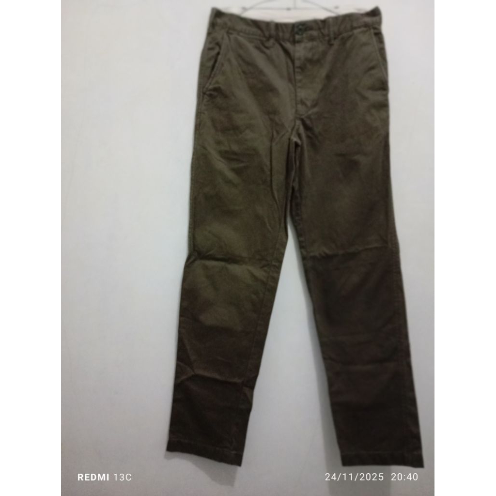 preloved celana panjang chino pria uniqlo