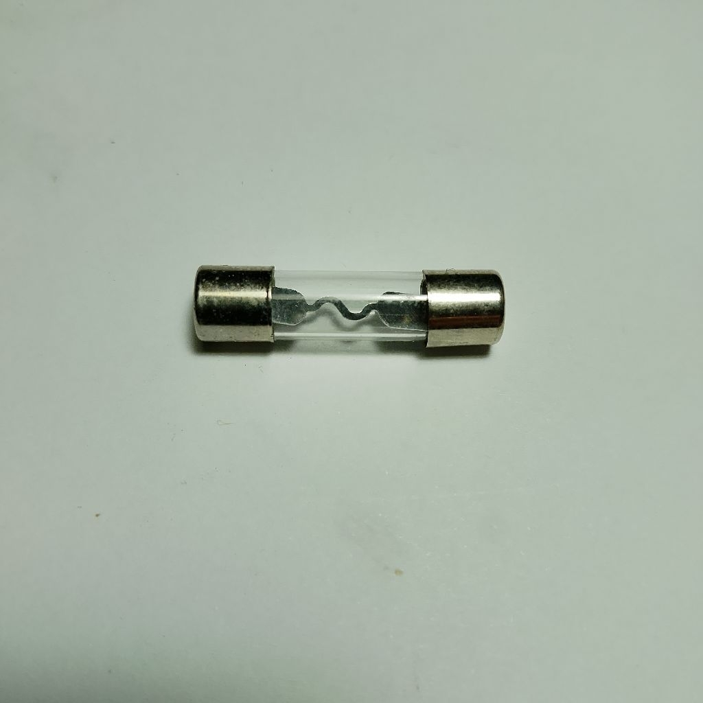 fuse 15Amper sikring tabung 6×25mm