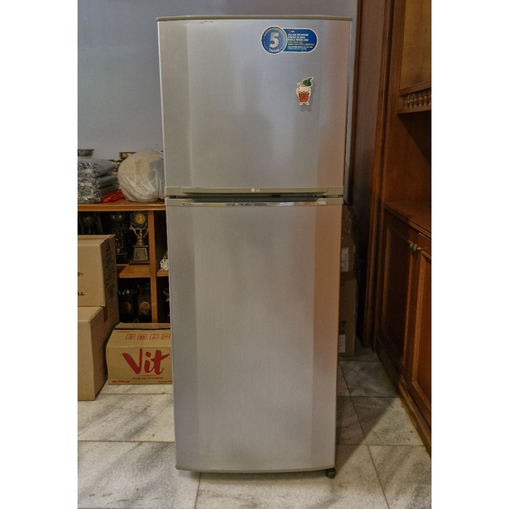 LG Kulkas 2 Pintu Seken Matot GN-V222SLT