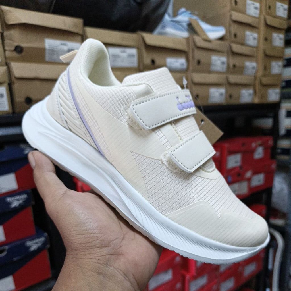 Sepatu Olahraga Anak Diadora Nikumi Nude Original Resmi Sport Station