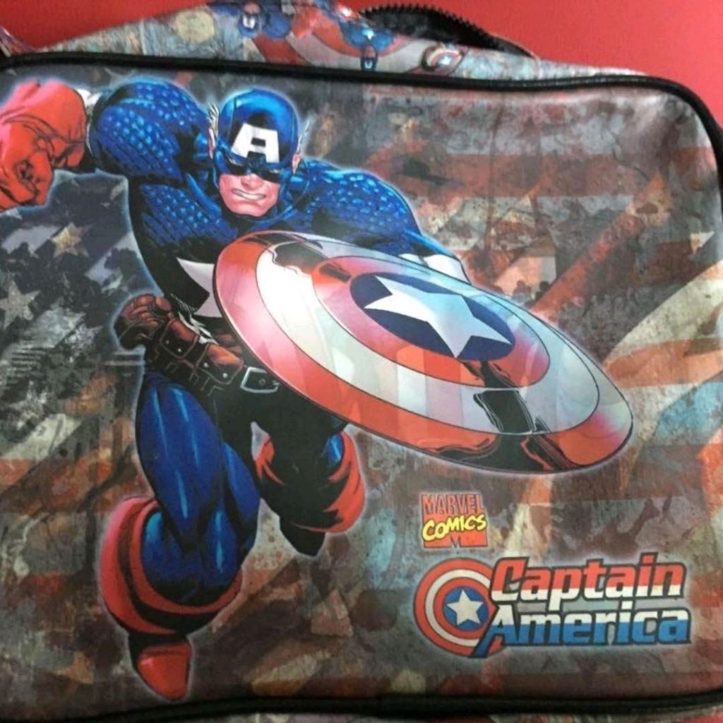 Tas Slempang Marvel Captain America original Disneyland Hongkong