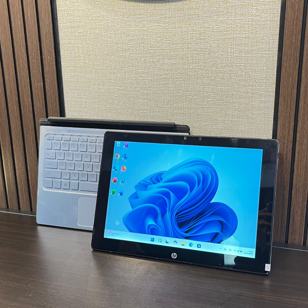 HP Spectre X2 Detachable Touchscreen 2in1 Laptop and Tablet