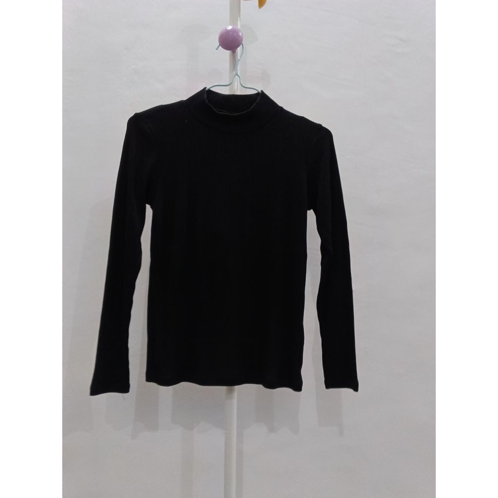 Baju atasan lengan panjang wanita Uniqlo Hitam