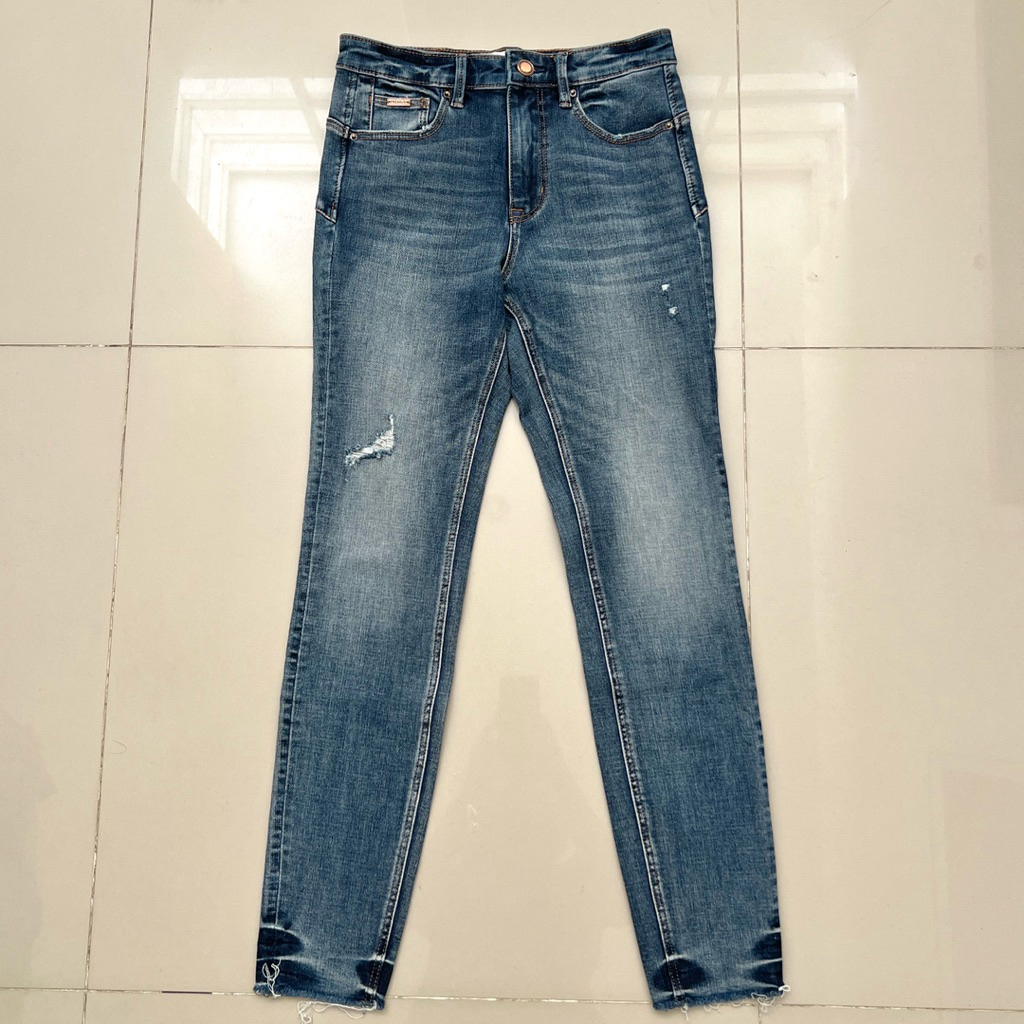 STRADIVARIUS skinny body shape jeans size 26 (preloved)