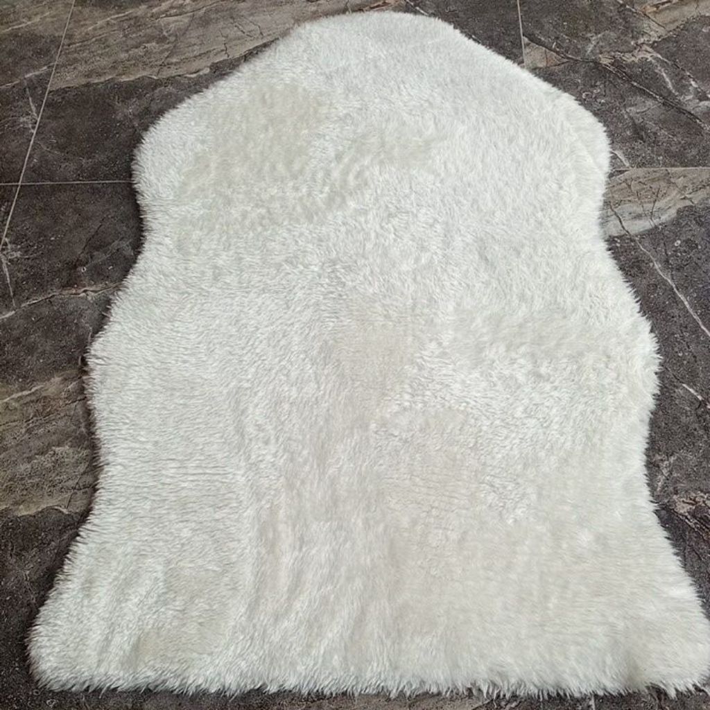 KARPET LANTAI BULU IKEA UK 54*85 CM